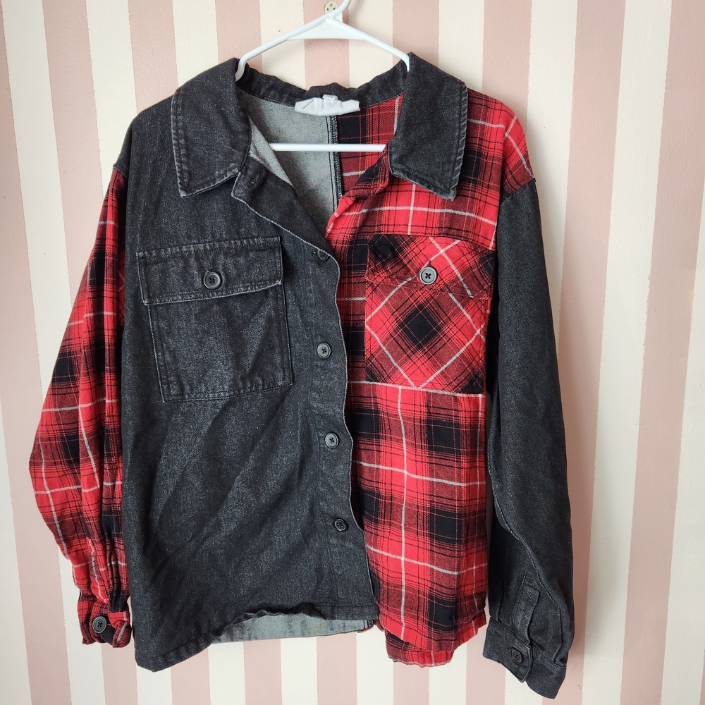 🏷Steve Madden Red and Black Plaid Jacket